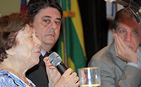 Renée observada por Wadih e Bittar