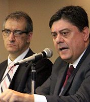 Wadih discursa observado por Luiz Carlos Moro, da Associação de Advogados de São Paulo  |  Foto: Francisco Teixeira