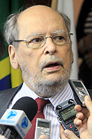 Sepúlveda Pertence concede entrevista antes do início do evento