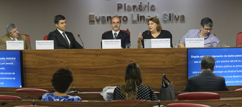 Foto: Lula Aparício  |   Clique para ampliar