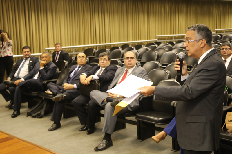 Foto: Lula Aparício |   Clique para ampliar